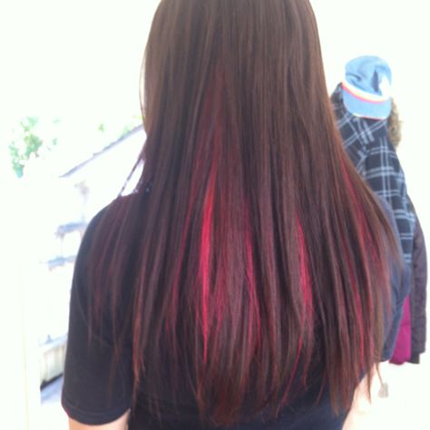 I want to do something like this but doubt I will Red Peekaboo, Magenta Hair Colors, Peekaboo Highlights, Red Ombre Hair, Magenta Hair, Blond Ombre, Ombre Bob, Peekaboo Hair, Hair Dyes