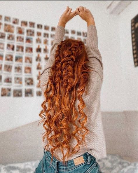 Deep Auburn Hair, Curly Hair For Women, Redhead Hairstyles, Red Hair Green Eyes, Red Hair Inspiration, Celtic Hair, Night Hairstyles, Trendy Nail Designs, Hair Upstyles