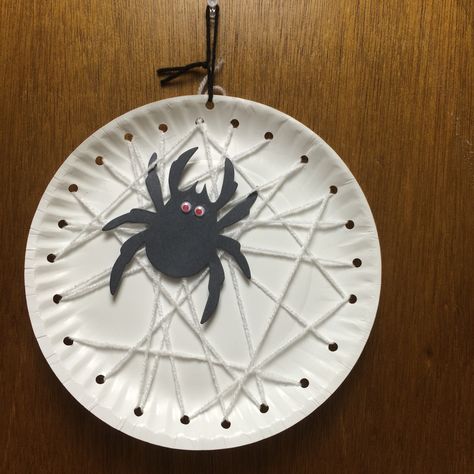 Orb web. Possibly use a cup for funnel web Spider Hats Preschool, Spider Web Name Craft, Spider Web Lacing Craft, Prek Spider Web Craft, Spider Learning Activities, Make Spider Web, Halloween Paper Decorations, Spiders Preschool, Fun Halloween Decorations