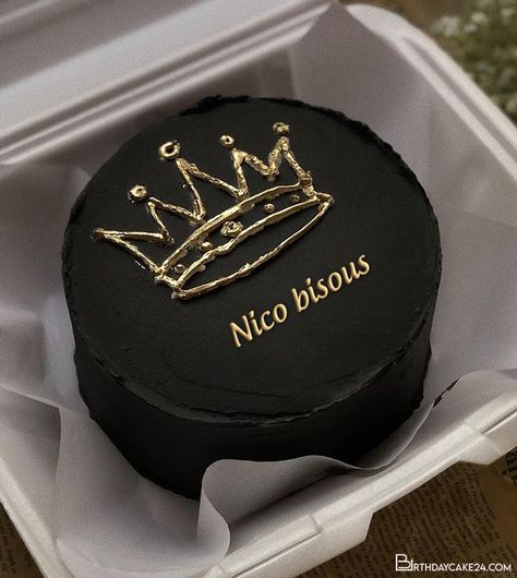 Luxury Black And Gold Crown Birthday Cake With Your Name Black And Gold Birthday Cake, Chocolate Birthday Cake Decoration, Banana Hammock, Birthday Cake For Boyfriend, Black And Gold Cake, Cake Design For Men, Modern Birthday Cakes, Cake For Boyfriend, Cake For Husband