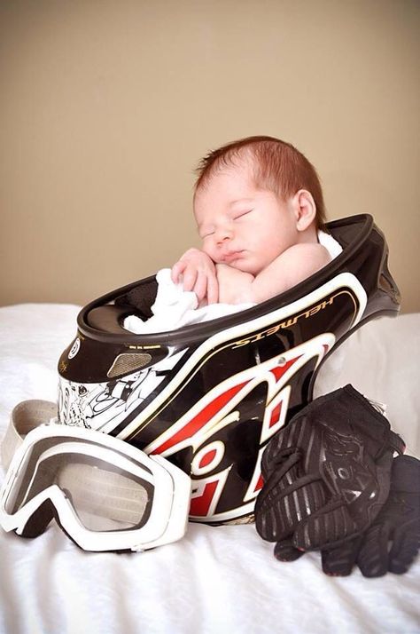 Newborn Photography Dirtbike, Baby Motorbike, Motocross Baby, Biker Baby, Newborn Photography Boy, Baby Pictures Newborn, Baby Bike, Baby Boy Photography, Baby Cradle