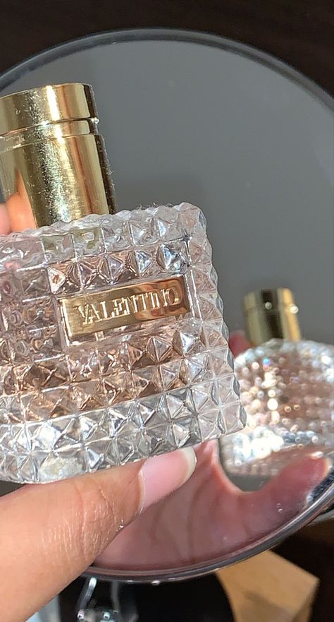 #perfume perfume scents Valentino smell class Valentino Parfum, Valentino Perfume, Fragrance Lab, Designer Perfume, Perfume Display, Fragrances Perfume Woman, Perfume Collection Fragrance, Acrylic Nails Coffin Pink, Perfume Scents