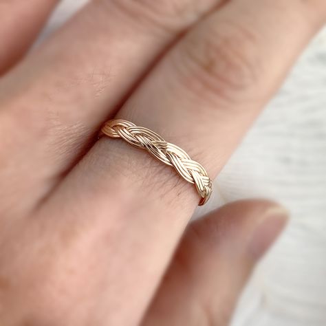 Elegant, daily wear, and stacking-friendly braided band ring made in 14K solid gold. Made to Order. Ships within 3-4 weeks. - Band width: 3.2mm - Finish: Yellow, Rose, or White - Made in 14 karat gold. - Stamp with 14K. Wedding Band Braided, Gold Braided Ring, Braided Wedding Ring, Braided Rings, Braid Rings, Woven Wedding Band, Elegant Wedding Bands, Rings Combination, Plain Gold Wedding Band Woman