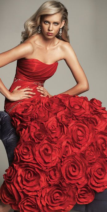 Red Rose Dress, Flower Prom Dress, Reem Acra, Red Prom, Rose Dress, Red Prom Dress, Gorgeous Gowns, Red Wedding, Evening Dresses Prom