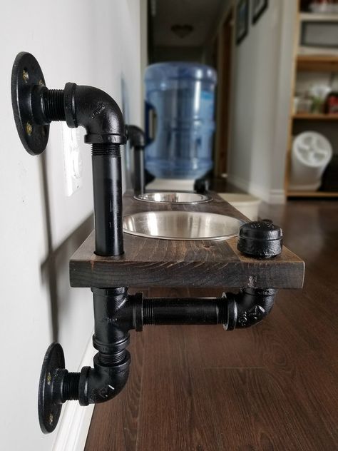 Dog Feeding Station, Vintage Loft, Dekor Diy, Pipe Furniture, Feeding Station, Dog Rooms, Plumbing Pipe, Table Sofa, Industrial Farmhouse