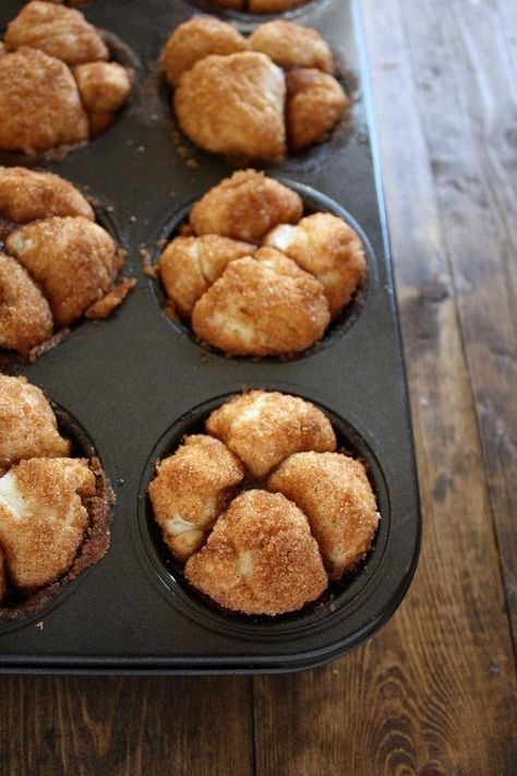 Monkey Bread Muffins Monkey Breads, Monkey Bread Muffins, Easy Monkey Bread, Cinnamon Roll Monkey Bread, Pillsbury Recipes, Bread Muffins, Breakfast Sweets, Sweet Rolls, Monkey Bread