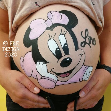 Customized Baby Belly Painting by E&E DESIGN GbR, 54292 Trier www.eundedesign.com www.facebook.com/eundedesign www.instagram.com/eundedesign #bodypainting #eundedesign #babybelly #babybellypainting #pregancyart #schwanger #disney #disneybaby #minniemouse #minniemaus #minniebaby Pregnant Belly Art Ideas, Baby Belly Paintings, Belly Painting Pregnant, Pregnancy Belly Painting, Baby Bauch, Bump Painting, Pregnant Belly Painting, Belly Art, Belly Painting