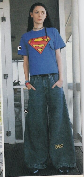 Jncos On Girl, Jncos Outfit, Jnco Jeans Aesthetic, Jnco Jeans Outfit Women, Skatercore Outfits, Jnco Jeans The 90s, Jnco Girl, Jnco Jeans Outfit, Jnco Pants