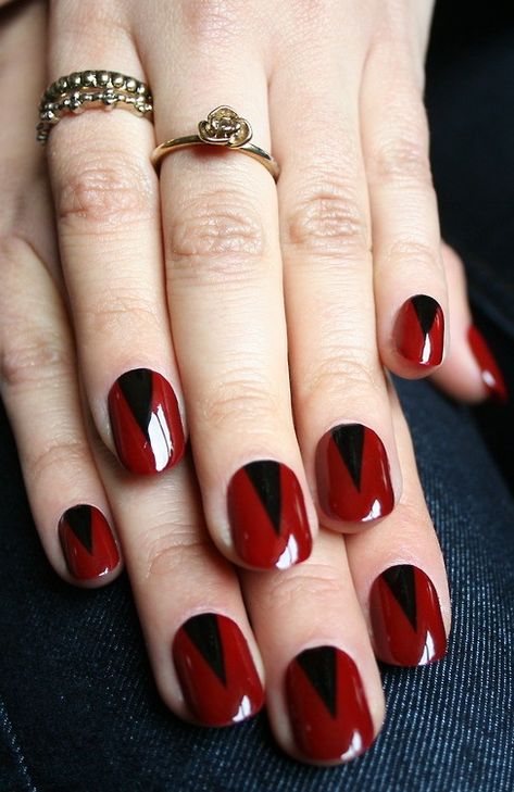 17 Sexy Red Nail Designs for the Season - Pretty Designs Cute Red Nails, Red Nail Art, Nagellack Trends, Kiss Nails, Nail Polish Trends, Her Nails, Red Nail Polish, Red Nail Designs, Red Nail