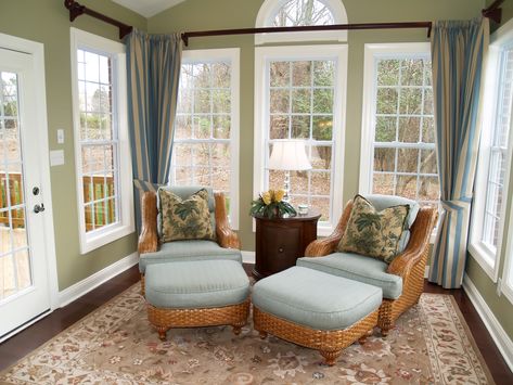 Two comfortable rattan or wicker chairs in a nicely decorated luxury sunroom Small Sunroom Decorating Ideas, Sunroom Window Treatments, Farmhouse Sunroom, Small Sunroom, Sunroom Furniture, Sunroom Addition, Sunroom Decorating, Sunroom Designs, Enclosed Patio