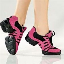 The best Zumba dance shoes will help you get the most out of your Zumba dance classes - fact. This seems pretty obvious, but what are the best zumba dance shoes? When doing any sporting or physical activity having the right shoes can make all the... Cheap Athletic Wear, Zumba Shoes, Cute Athletic Outfits, Zumba Outfit, Workout Clothes Cheap, Estilo Fitness, Dance Sneakers, Zumba Dance, Cute Gym Outfits