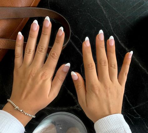 Oval Nails French, Acrylic Nails Almond Shape, Almond Nails French, French Acrylics, White Tip Nails, White Acrylic Nails, French Tip Acrylic Nails, Basic Nails, Classy Acrylic Nails