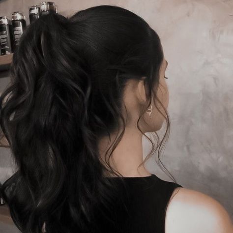 Hair Styles For Long Hair, Styles For Long Hair, Dark Curly Hair, Black Wavy Hair, Black Hair Aesthetic, Hairstyle Examples, Wavy Ponytail, Black Ponytail Hairstyles, Hair 2024