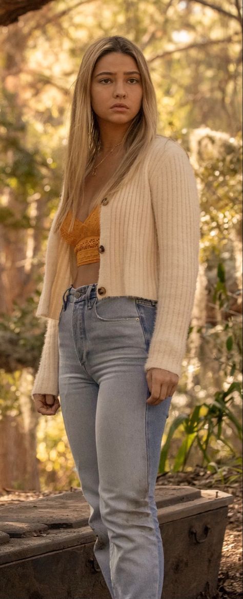 Outerbanks Girl Outfits, Pogue Life Outfits, Outfit Outer, Outer Banks Outfits, Outer Banks Style, Sarah Cameron, Beachy Outfits, Aesthetic Fits, Winter Outfit Inspiration