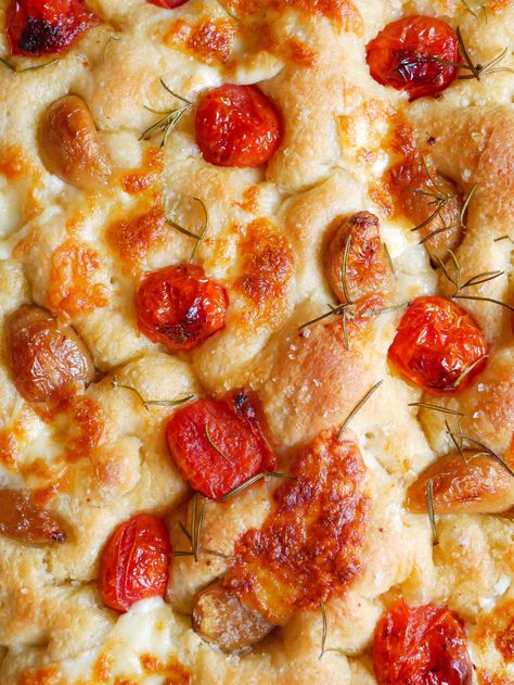 Cheesy Focaccia with Tomato & Garlic Confit Wild Garlic Confit & Rosemary Focaccia, Cheesy Focaccia, Sourdough Focaccia Recipe, Beginners Bread Recipe, Harvest Dinner, Stuffed Olives, Garlic Confit, Rosemary Focaccia, Bread Buns