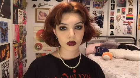 1990s Makeup, 90s Grunge Makeup, Makeup 90s, Inspo Pictures, Party Makeup Looks, 90s Makeup, Punk Makeup, Everyday Makeup Routine, Alternative Makeup