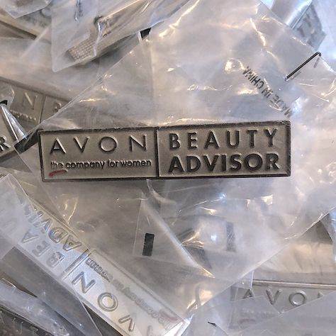 Avon Representative Beauty Advisor Pins Bundle Of 30 New In Package Vintage Beauty Advisor Pins By Avon Beauty Advisor, Avon Business, Avon Brochure, Avon Beauty, Purple Pansy, Vintage Mom, Avon Representative, Avon Jewelry, Rhinestone Bow