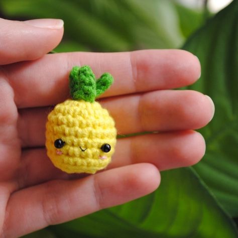 Download Tiny Pineapple Amigurumi Pattern (FREE) Crochet Keychain Patterns, Food Amigurumi, Keychain Patterns, Tiny Crochet, Pineapple Crochet, Crochet Keychain Pattern, Pineapple Pattern, Crochet Things, Crochet Keychain