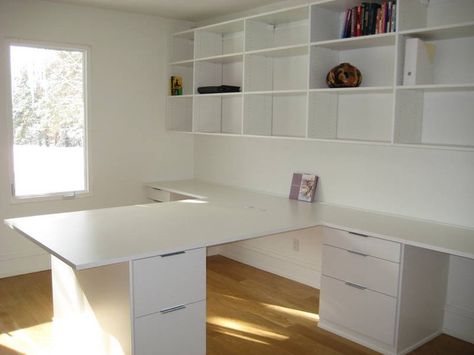 An "L" shaped office layout is great for providing multiple work stations for the whole family! Family Home Office, L Shaped Office, Home Office Layouts, Sewing Room Design, Work Stations, California Closets, Dream Craft Room, Desk Areas, Scrapbook Room