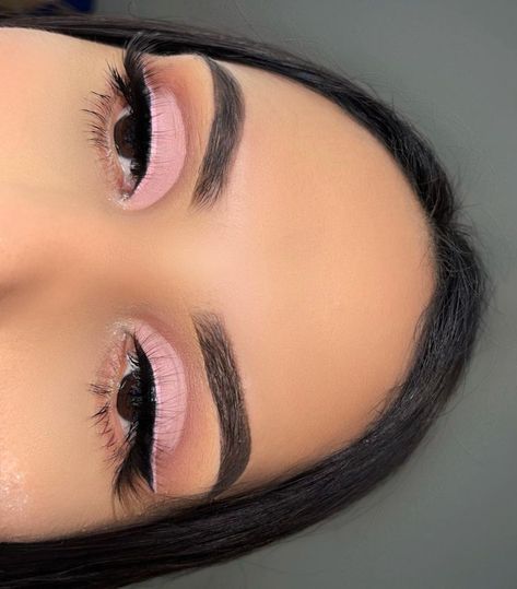 @cris.aguilar Pink Makeup Ideas, Birthday Makeup Looks, Eye Makeup Images, Concert Makeup, Romantic Makeup, Cute Eye Makeup, Makeup Help, Swag Makeup, Eye Makeup Pictures