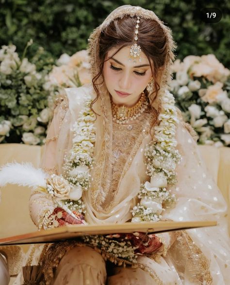 Nikah Bridal Look, Nikah Hairstyles Bridal Hair, Nikkah Jewellery Ideas, Pakistani Bridal Hairstyles Nikah, Bridal Hair Styles Pakistani Barat, Nikkah Bride Pakistan, Nikah Hairstyles Pakistani, Nikah Hairstyle, Nikkah Hairstyles Brides