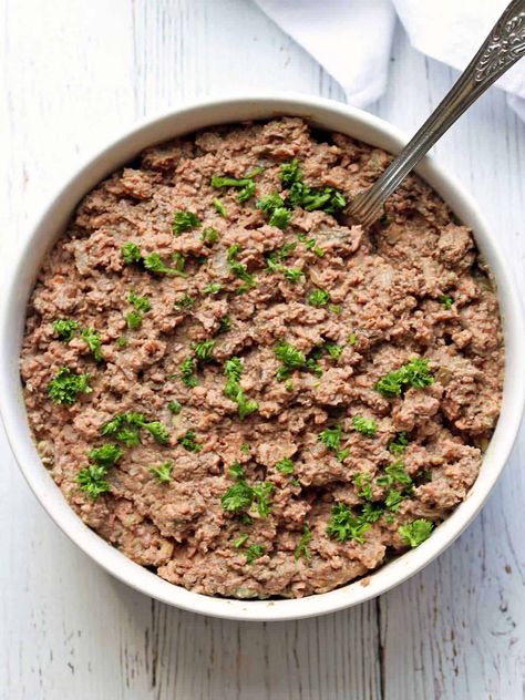 Chopped Liver - Healthy Recipes Blog Deli Salad, Liver Healthy Foods, Jewish Food Recipes, Chicken Liver Mousse, Liver Cleanse Juice, Chicken Liver Recipes, Chopped Liver, How To Cook Liver, Chicken Liver Pate