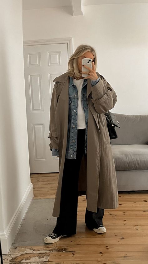 Cream Rain Coat Outfit, Tan Rain Coat Outfit, Beige Raincoat For Winter, Beige Casual Long Sleeve Raincoat, Casual Beige Long Sleeve Raincoat, Beige Winter Raincoat, Shacket Outfit, Raincoat Outfit, Trench Coat Outfit