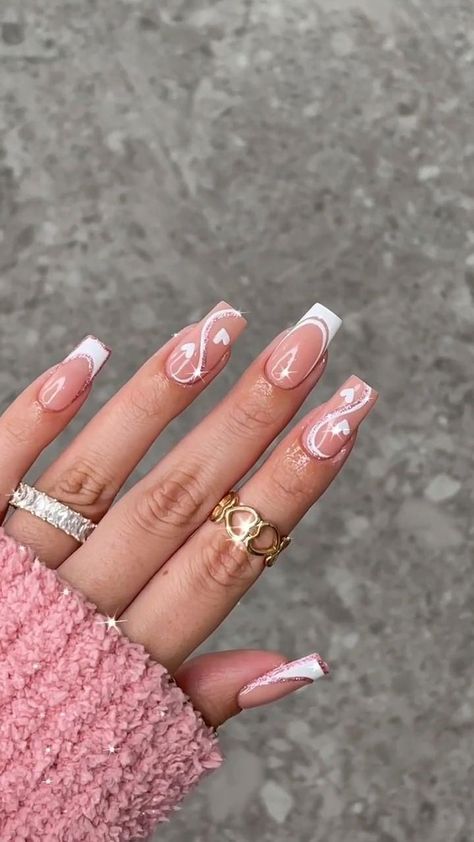 Gel X Medium Square, Gel Paint Nails Ideas, Medium Square Acrylic Nails Designs White, Nail Designs White Base, Rubber Base Gel Nails Ideas, Brush Art Nails, Nude Pink Gel Nails, Medium Nails Acrylic Designs, Nude Base Nail Designs