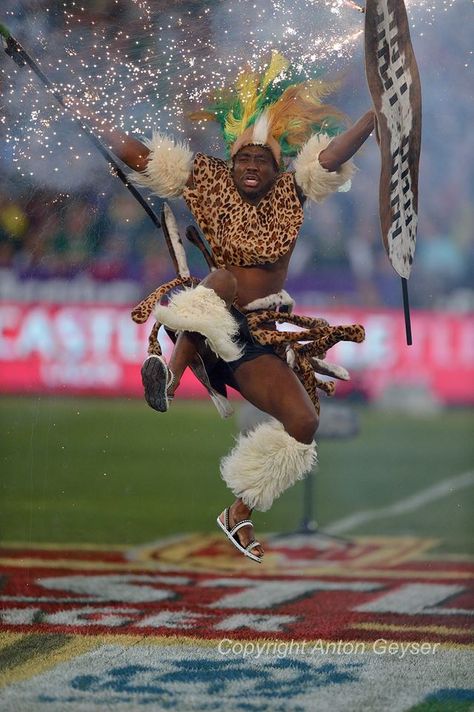 Zulu dance before Springboks Game Zulu Dance, African Culture, Zulu, South African, Performance Art, Love Is All, Rugby, South Africa, Concert