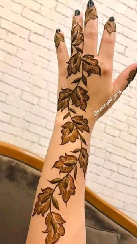 Leaves Mehndi Design, Bridal Mehandi, Henna Wedding, Tato Henna, Rose Mehndi Designs, Beginner Henna Designs, Mehndi Design Pictures, Very Simple Mehndi Designs, Simple Mehndi Designs Fingers