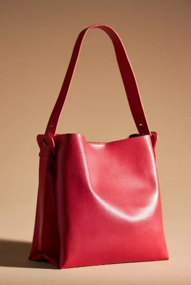 Tote Bag Leather Women, Staple Jewelry, Red Leather Tote Bag, Paris Winter, Adjustable Strap Bag, Purse Trends, Red Shoulder Bag, Red Handbags, Red Leather Bag