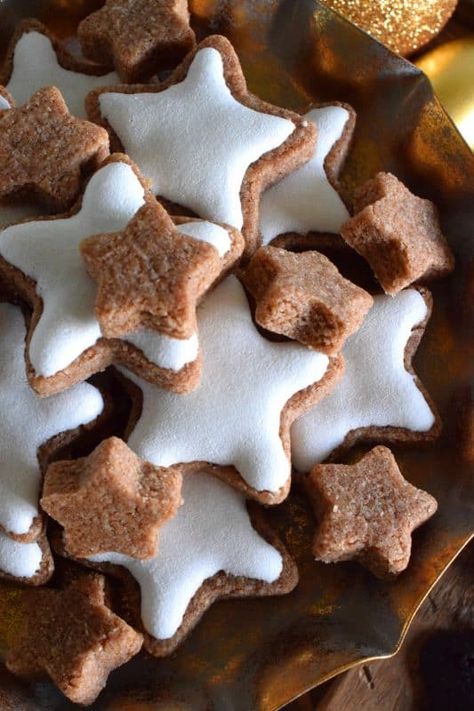 Christmas Meringue, Christmas Cookies To Make, Cinnamon Stars, Traditional German Christmas, Delicious Cookies Homemade, German Food Authentic, German Christmas Cookies, Traditional Christmas Cookies, Cookies To Make