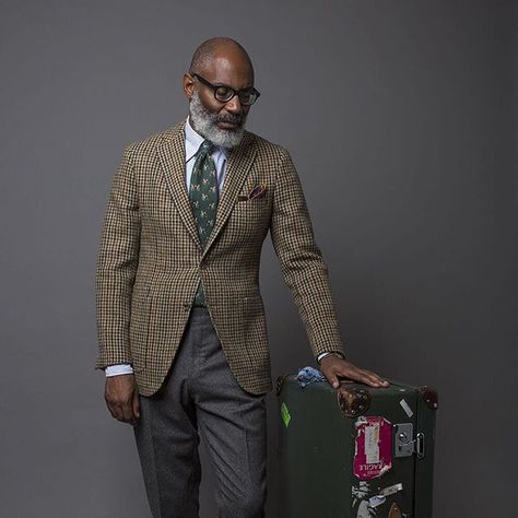 Another favourite... #drakes Gentleman Lifestyle, Older Mens Fashion, Look Formal, Dapper Men, Mens Fashion Inspiration, Sports Blazer, Business Suit, Well Dressed Men, Gentleman Style