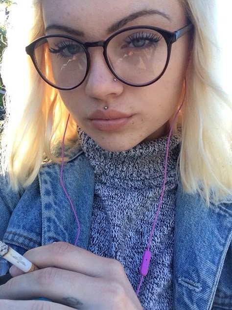 GUYS PINTEREST IS BACK TO NORMAL FINALLY OH MY GOSH More Philtrum Piercing, Alena Shishkova, Nerd Chic, Medusa Piercing, Nose Piercings, Facial Piercings, Cute Piercings, Cute Glasses, Body Piercings