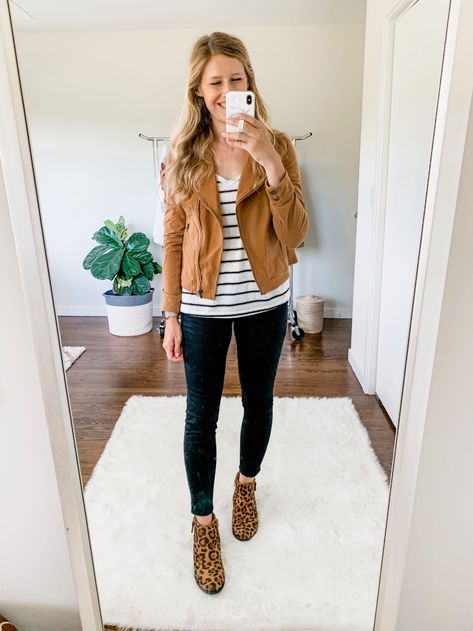 Moto Jacket Outfit Casual, Camel Jacket Outfit, Striped Top Outfit, Fall Jackets Outfit, Moto Jacket Outfit, Boots Leopard, Leopard Print Outfits, Leopard Print Booties, Booties Outfit