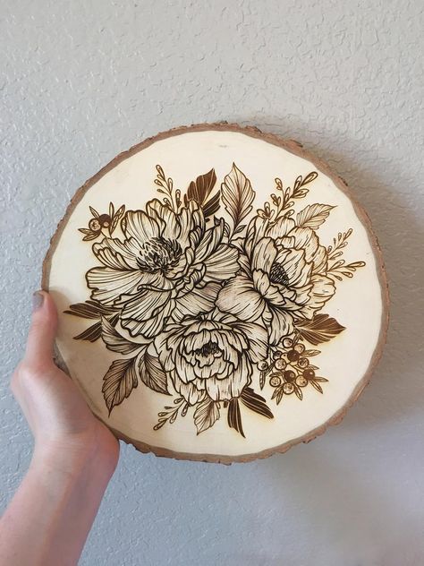 Flower wood burning | Etsy Wood Burning Art Flowers, Floral Wood Burning Patterns, Wood Burn Wedding Sign, Wood Burning Flower Designs, Flowers Wood Burning, Wood Burn Gifts, Wood Burned Flowers, Wood Burn Flowers, Cool Wood Burning Designs