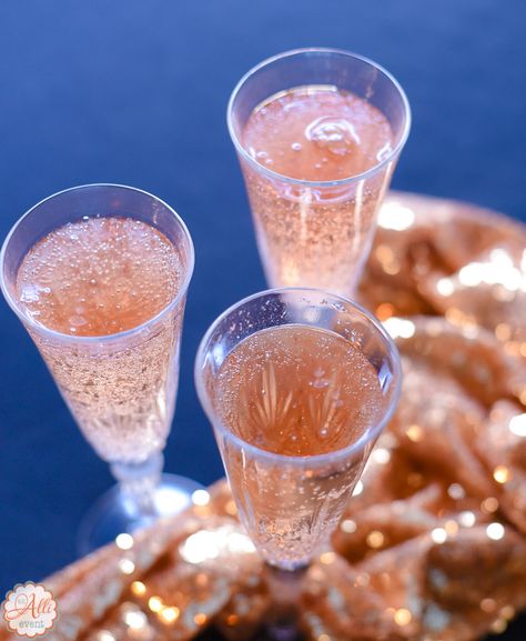 How to Make Faux Pink Champagne - An Alli Event Best Mocktails, Champagne Recipe, Alcohol Ink Jewelry, Girly Drinks, Non Alcoholic Punch, Rum Punch Recipes, Champagne Punch, Drink Syrups, Hawaii Honolulu