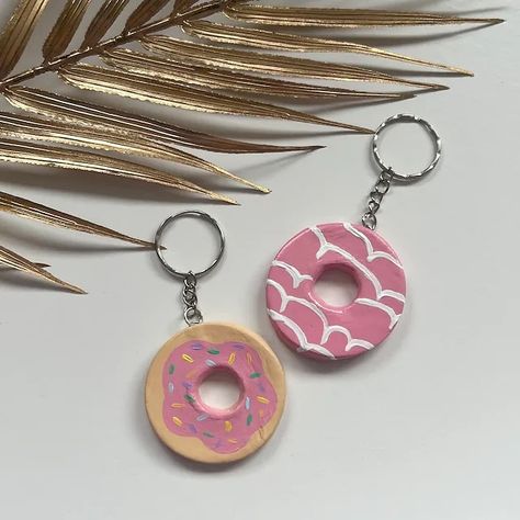 Lots of cute pink clay bits in the shop 🩷 #clay #clayideas #airdryclay #clayart #etsyuk #handmade #craft #handpainted #keychain #trinketdish #mirror #cowgirlhat Handpainted Keychain, Pink Sprinkle Donut, Donut Keychain, Charm Ideas, Sprinkle Donut, Nature Art Drawings, Candy Crafts, Donut Shop, Pink Clay