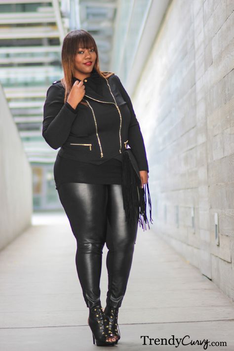 Trendy Curvy - Page 3 of 13 - Plus Size FashionTrendy Curvy Plus Size Rocker Chic, Plus Size Rocker, Plus Size Leather, Tokyo Street Fashion, Hipster Grunge, Look Plus Size, Fashion To Figure, Big Girl Fashion, Hipster Outfits