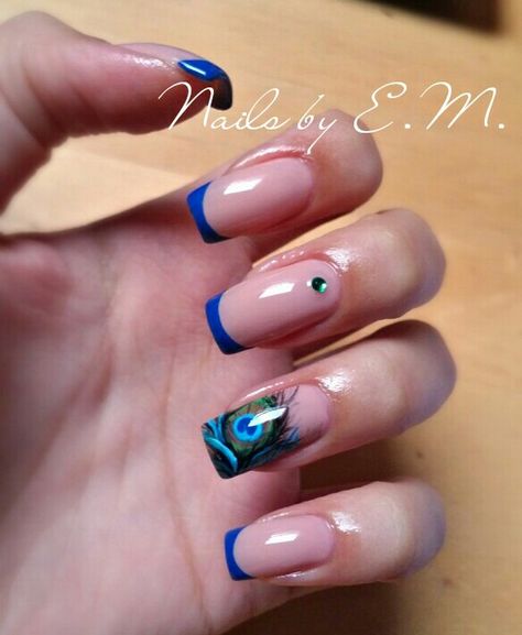 Nail art peacock feather blue french manicure Peacock Blue Nail Designs, Peacock Nail Designs, Feather Nail Designs, Blue French Manicure, Peacock Nail Art, Nail Shape Chart, Glitter Nails Diy, Nude Nail Art, Peacock Nails