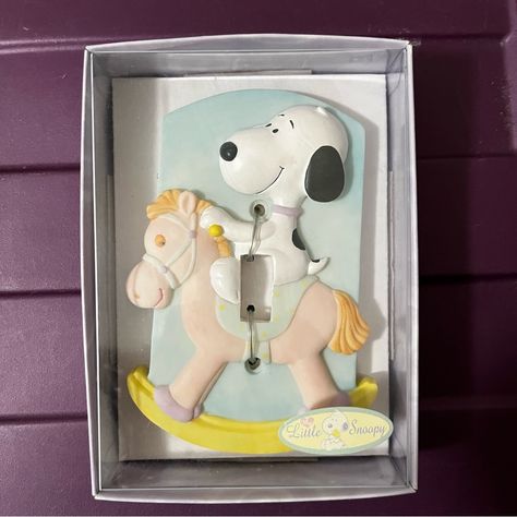 This Decorative Switch Plate Features A Playful Baby Snoopy Design In 3d. It Can Be The Finishing Touch For Your Baby’s Room. Great For Boy’s Or Girl’s Room. Brand New. Never Opened; Secured In It’s Original Packaging. Snoopy Baby Room, Snoopy Nursery, House Fixtures, Snoopy Design, Snoopy Baby, Neutral Baby Blankets, Decorative Switch Plate, Baby Snoopy, Cat Coin Purse