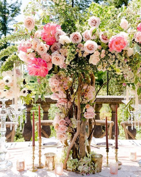 856 Likes, 13 Comments - WedLuxe (@wedluxe) on Instagram: “BRB, trying to recreate this magical centrepiece  . . . . . : @eringilmorephotography, concept…” Wedding Reception Backdrop, Wedding Floral Centerpieces, Romantic Garden, Beautiful Flower Arrangements, Table Flowers, Bridal Flowers, Floral Centerpieces, Modern Garden, Dream Garden