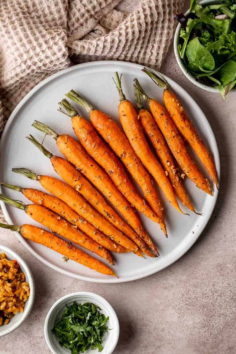 Herb Roasted Carrots, Easter Side Dish, Dinner 2023, Fancy Dinners, Easter Side Dishes, Vegan Easter, Vegetarian Italian, Easter 2024, Vegetable Side