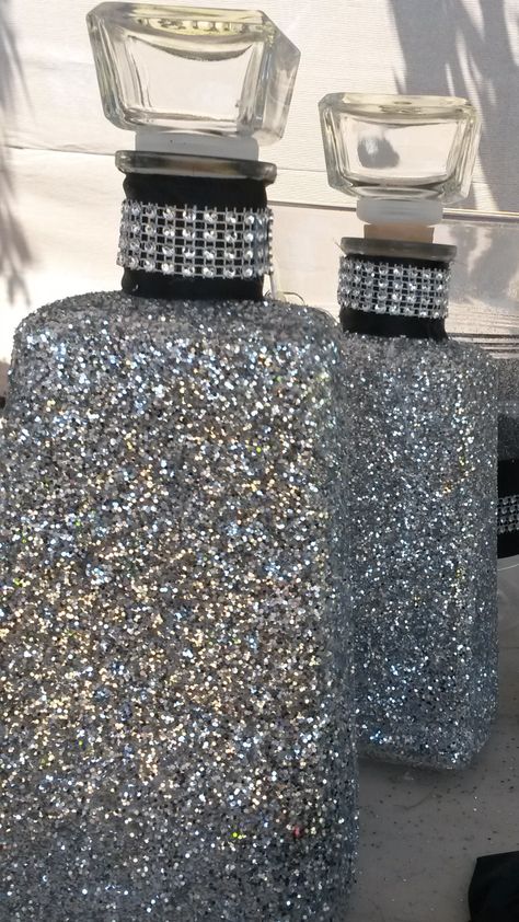 1800 tequila bottles Bejeweled Bottles, Tequila 1800, Alcohol Bouquet, Bottles Craft, Patron Bottle, Liquor Bottle Crafts, Bling Things, Bottle Centerpieces, Recycling Ideas