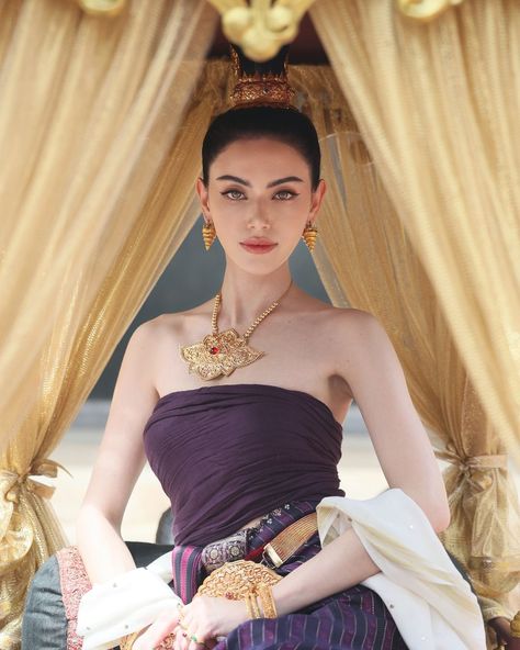 04  Aug 67 15:16 PM   Via InsDown App http://itunes.apple.com/app/id1415688247 Mai Davika, Davika Hoorne, Lady Macbeth, Drama Tv Series, Thai Traditional Dress, History Fashion, Girl Movies, Thai Dress, The Empress