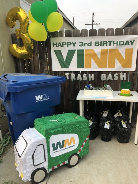 Trash Truck Balloon Garland, Truck Balloon Garland, Trash Truck Birthday Cake, Truck Birthday Cake, Garbage Truck Party, Baby Boy Birthday Themes, Trash Bash, Truck Birthday Cakes, Construction Theme Birthday Party