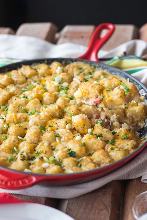 Texas Tater Tot Casserole combines brisket, tots, and queso into one amazing dish! Brisket Casserole, Brisket Casserole Recipes, Brisket Tater Tot Casserole, Spicy Tater Tot Casserole, Tater Tot Chili Cheese Casserole, Jalepeno Popper Casserole Tater Tots, Tatortot Hotdish, Cheesy Tater Tot Casserole, Cheesy Tater Tots