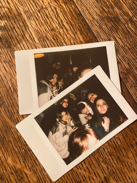 pictures with friends ideas, polaroid, group pictures, nights out with friends, pictures inspo David Bowie Dress, Bowie Dress, Friends Ideas, Friends Pictures, Instax Photos, Ap Studio Art, Pictures With Friends, Polaroid Pictures, 2023 Vision