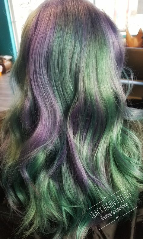 Vivid color Pigeon Hair Color, Dyed Alt Hair, Dark Green And Purple Hair, Green And Purple Hair Ideas, Pigeon Hair Dye, Pigeon Hair, Moss Green Hair, Green And Purple Aesthetic, Green Purple Hair