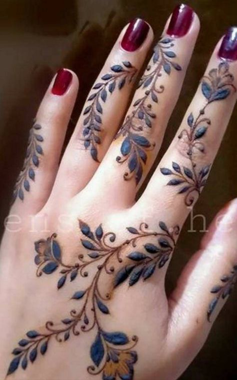 Arabic Mehndi Designs Back, Arabic Mehndi Designs Back Hand, Simple Mehndi Designs Front Hand, Aesthetic Mehndi Designs, Mehandi Ideas, Stylish Back Hand Mehndi, Mehndi Designs Back Hand, Mehndi Arabic, Hand Mehndi Designs